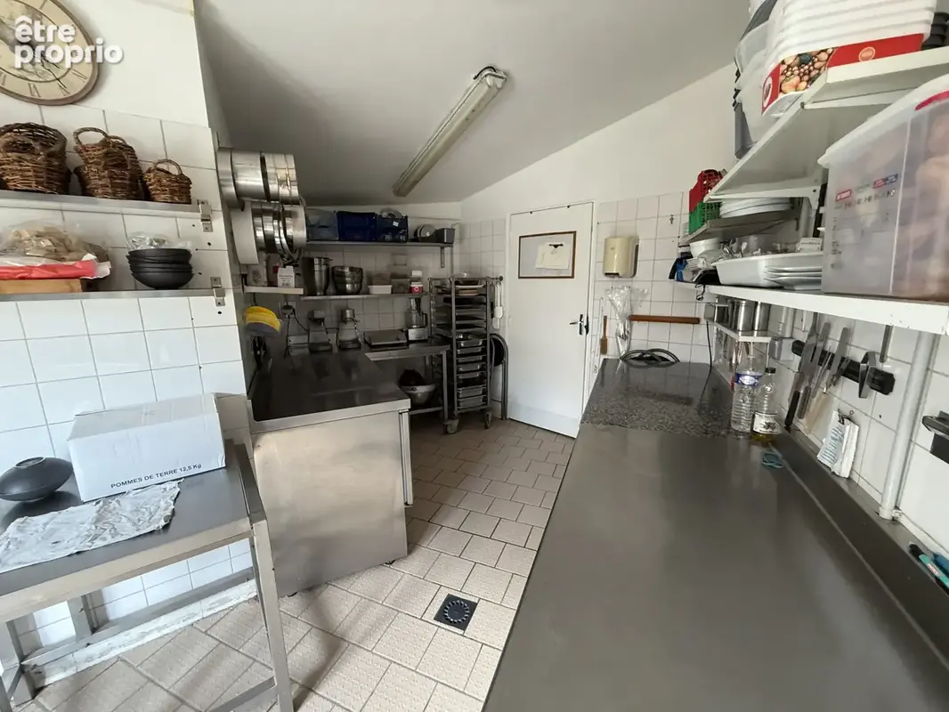 Restaurant, Bar Bistrot   7 chambres et un T4 sur 358 m2 de terrain - photo 22