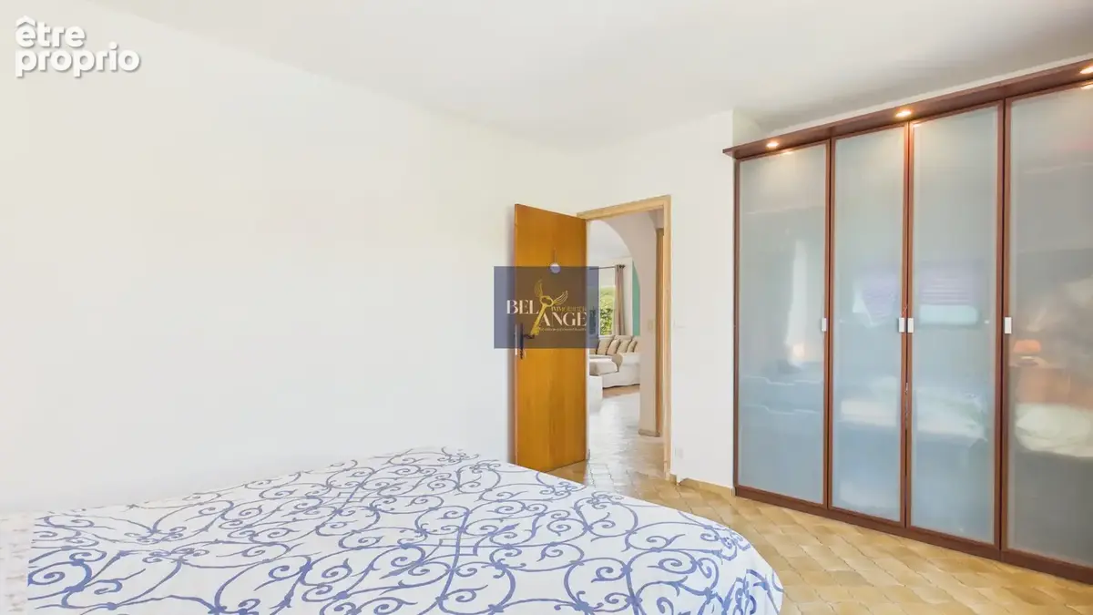 Maison de famille avec volume, lumière et potentiel - photo 12