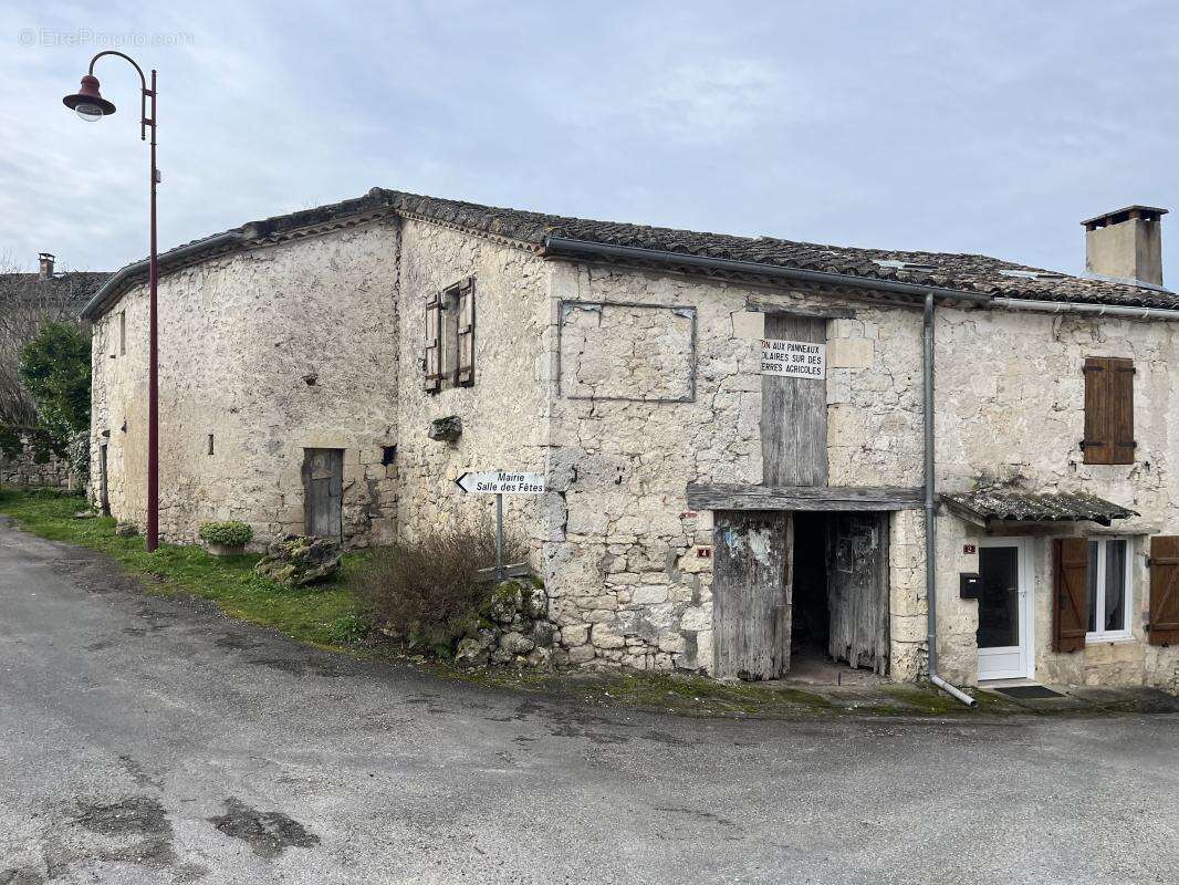 Maison à LACOUR