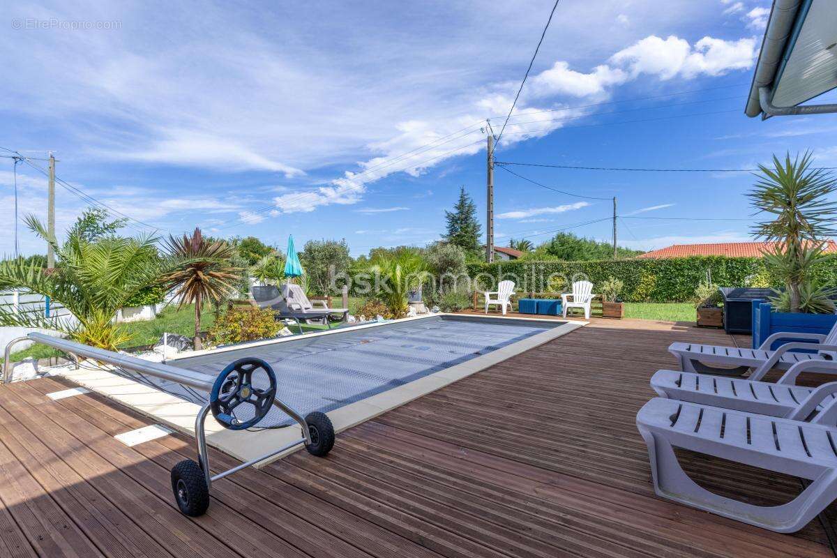 Vivez la modernité et le confort dans une maison contemporaine avec piscine ! - photo 3