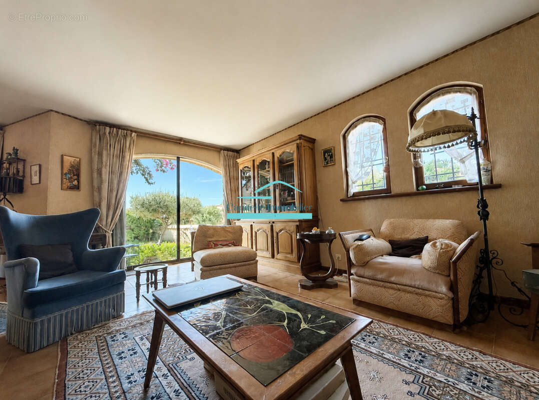 Frontignan, Grande villa F6 avec Jardin, Garage, et Cave - photo 2