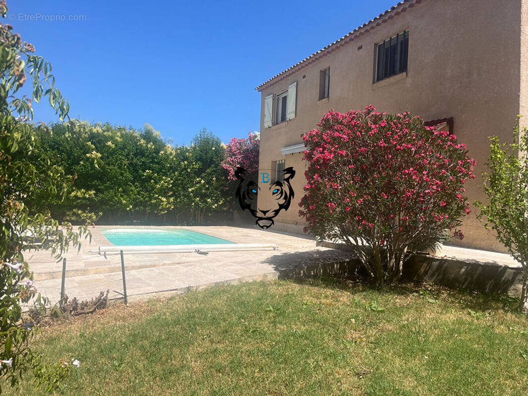 Maison à ROQUEBRUNE-SUR-ARGENS