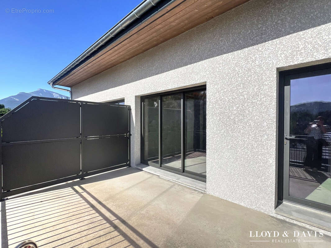 Appartement à CHALLES-LES-EAUX
