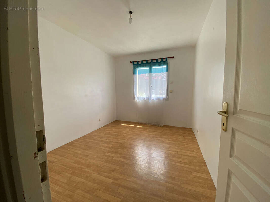 Maison non mitoyenne de 132.25 m² avec 4 chambres sur un terrain de 426 m² - photo 9