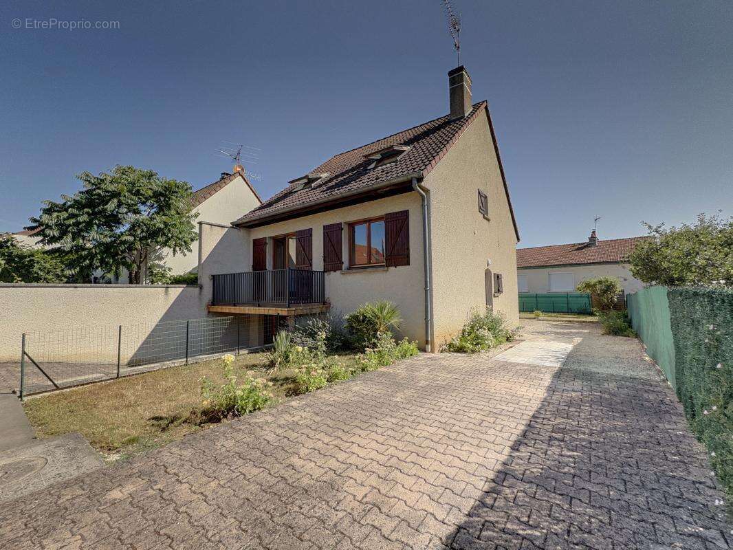 Maison à CHENOVE