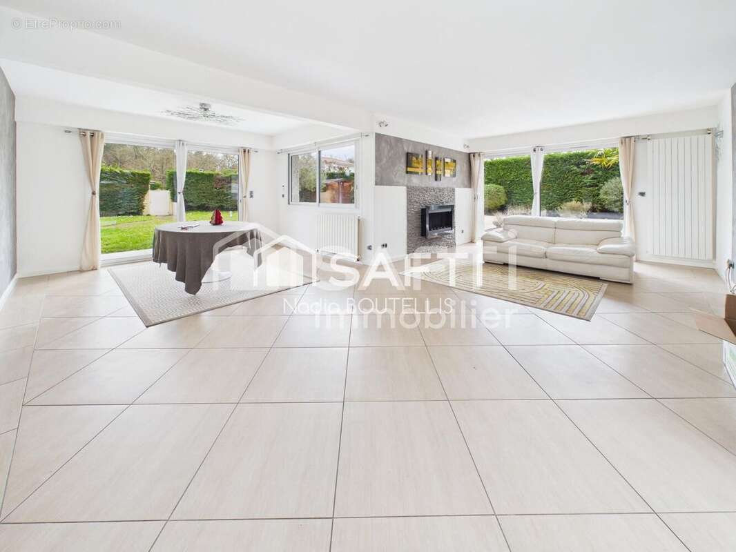 Photo 3 - Maison à SAINT-JEAN-D'ILLAC