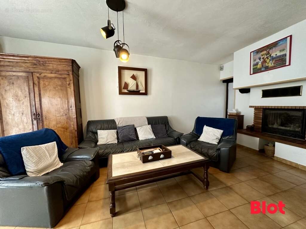 Maison à MONTFORT-SUR-MEU
