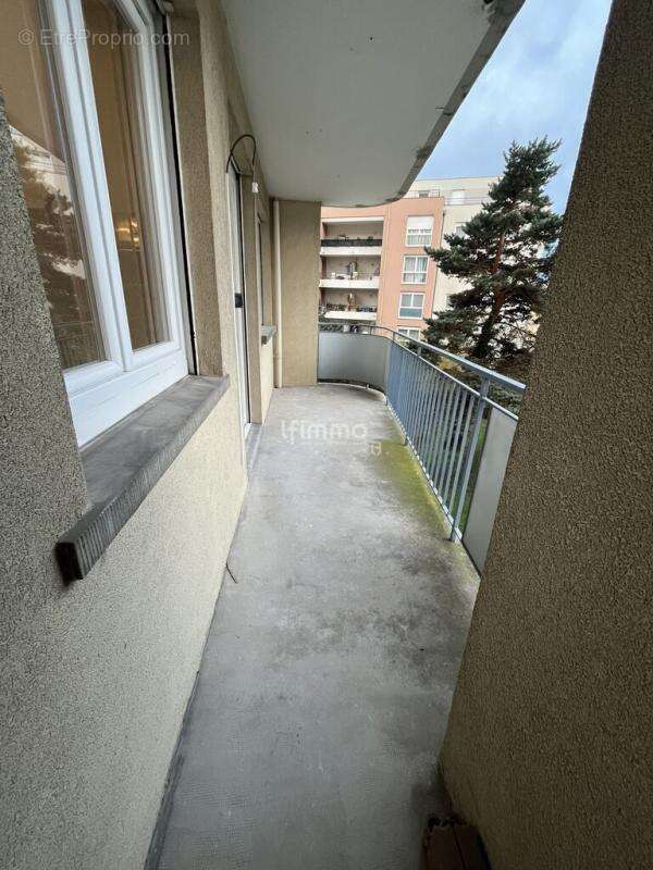 Appartement T4 97m2 avec garage - photo 5
