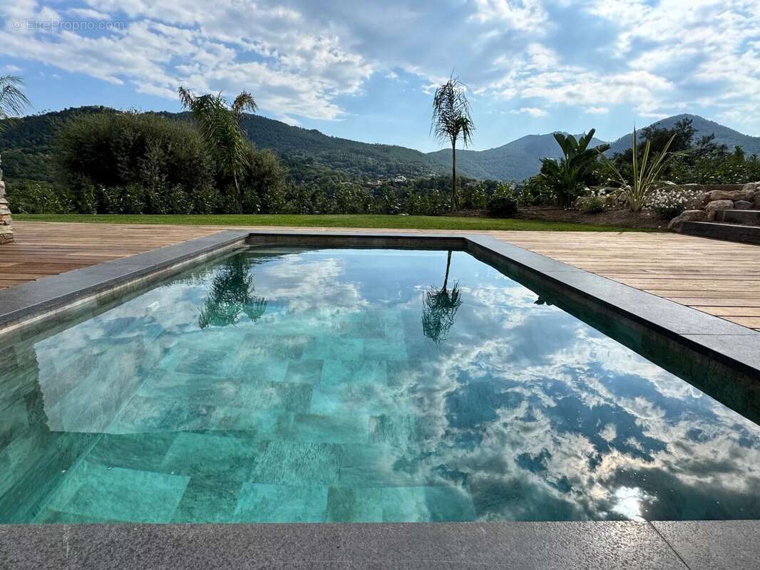 Maison à LES ADRETS-DE-L'ESTEREL