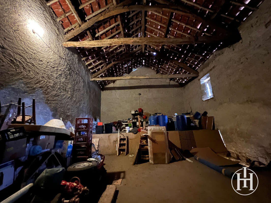 Parking à BRUERE-ALLICHAMPS