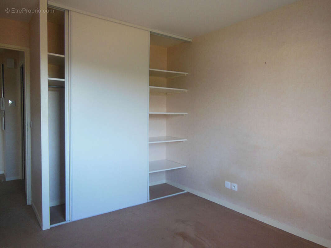 Appartement à VAL-DE-REUIL