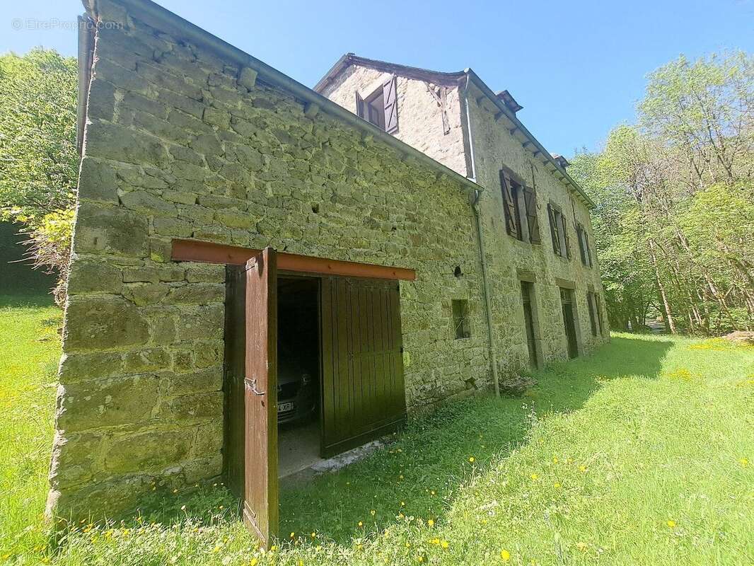 Magnifique ancien moulin rénové - La Roche Canillac - photo 18