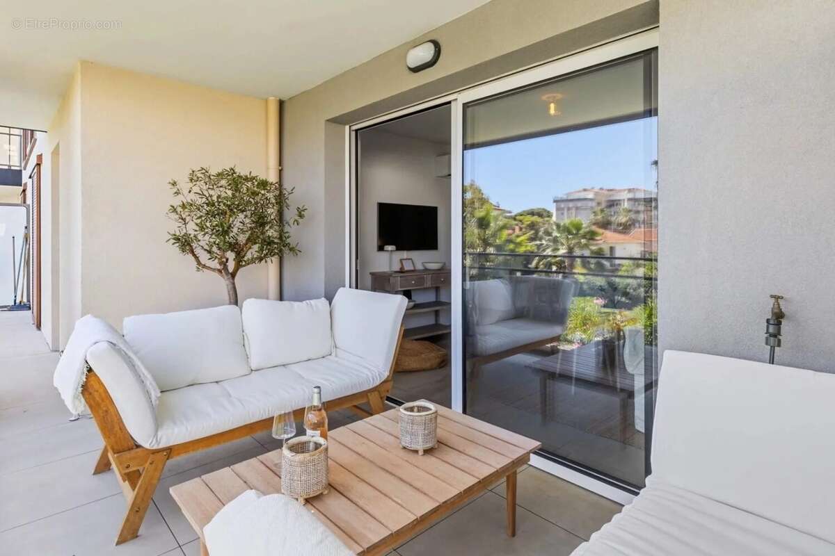 Appartement à VALLAURIS
