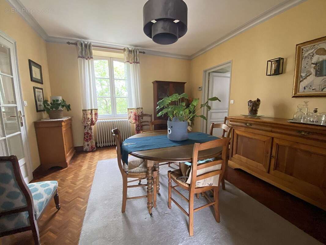 Propriété T11 Centre Ville VITRÉ - photo 7