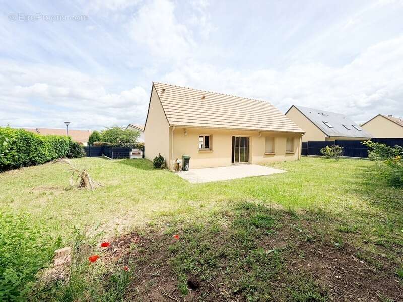 Maison à CONNERRE