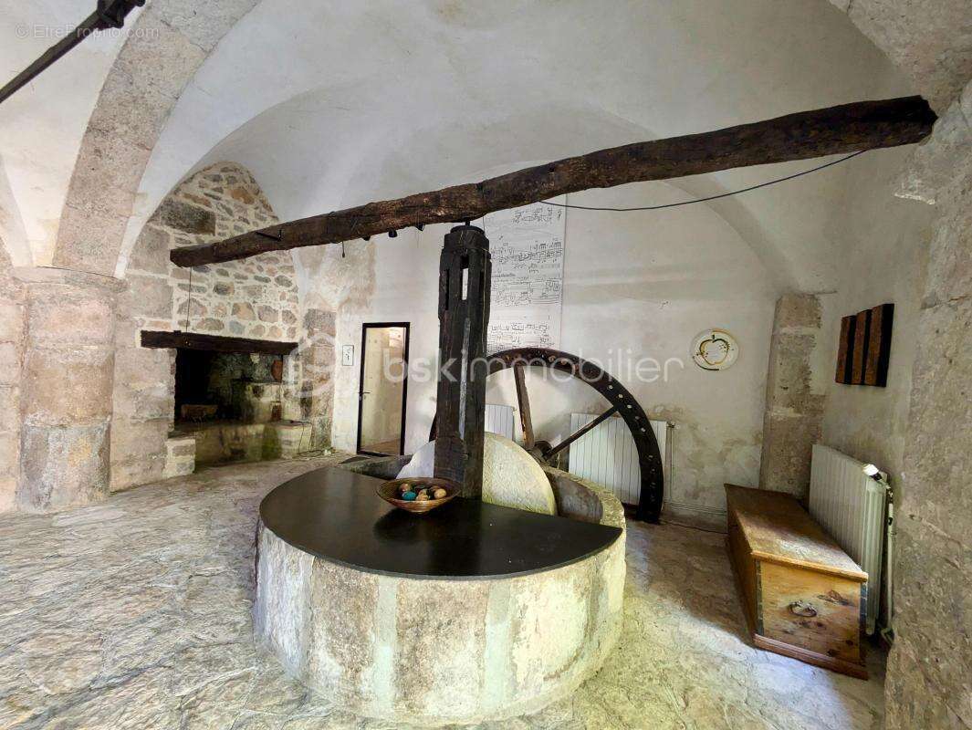 Maison à ENTRECASTEAUX