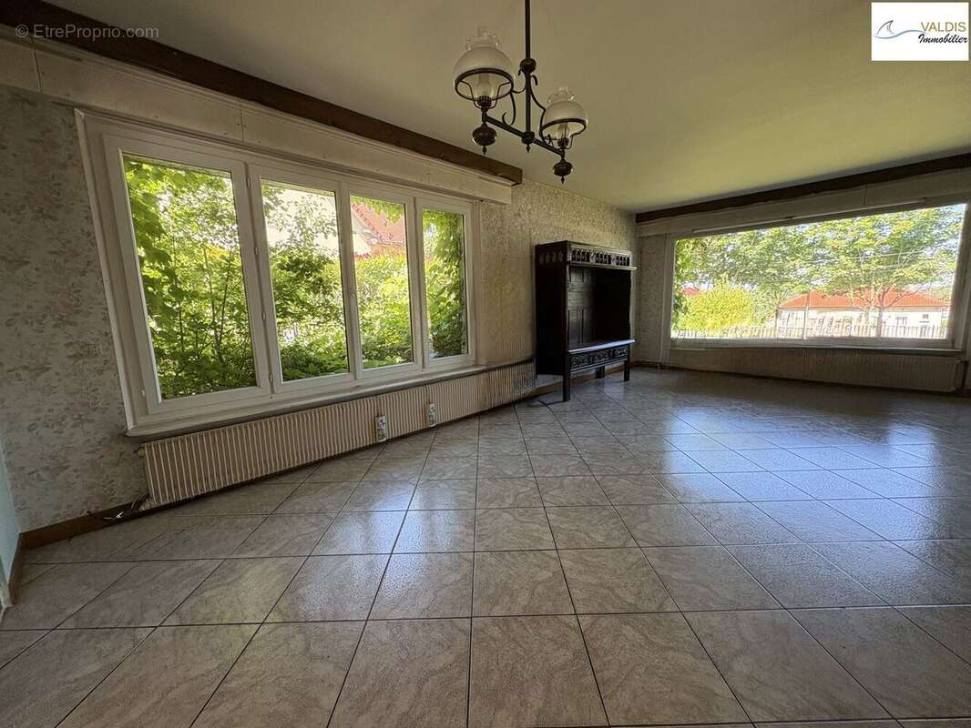 Maison 202 m² à Laon  - photo 3
