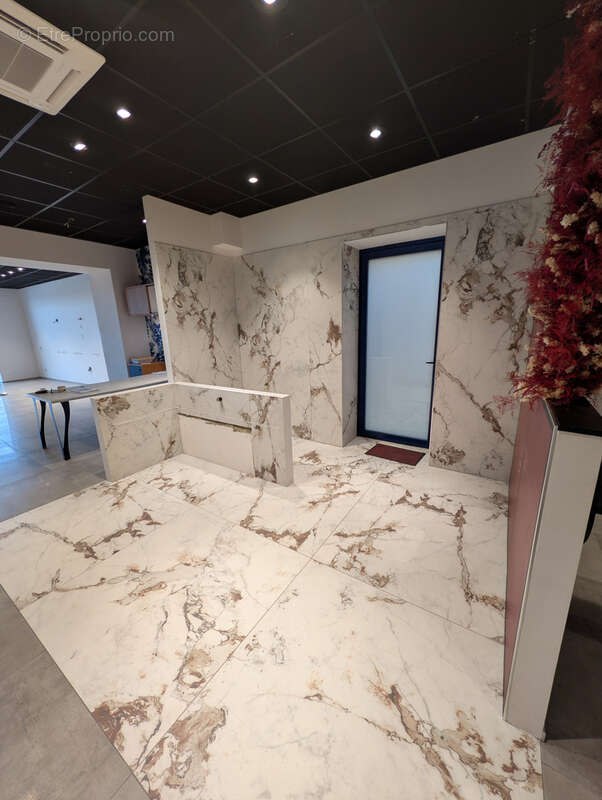 Vente local commercial 150m2 - photo 4