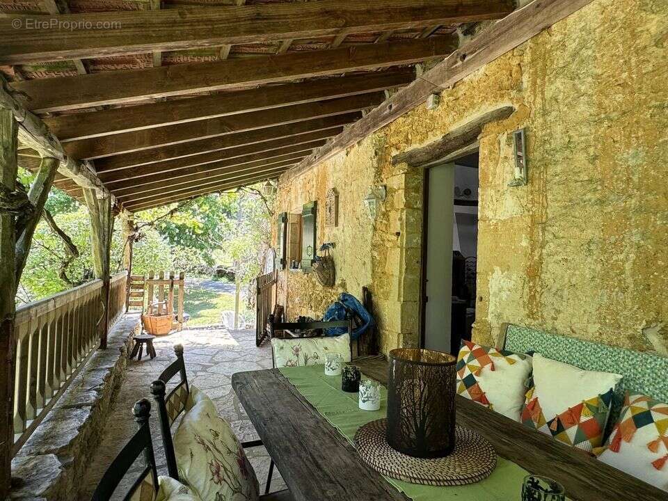 Maison à GOURDON