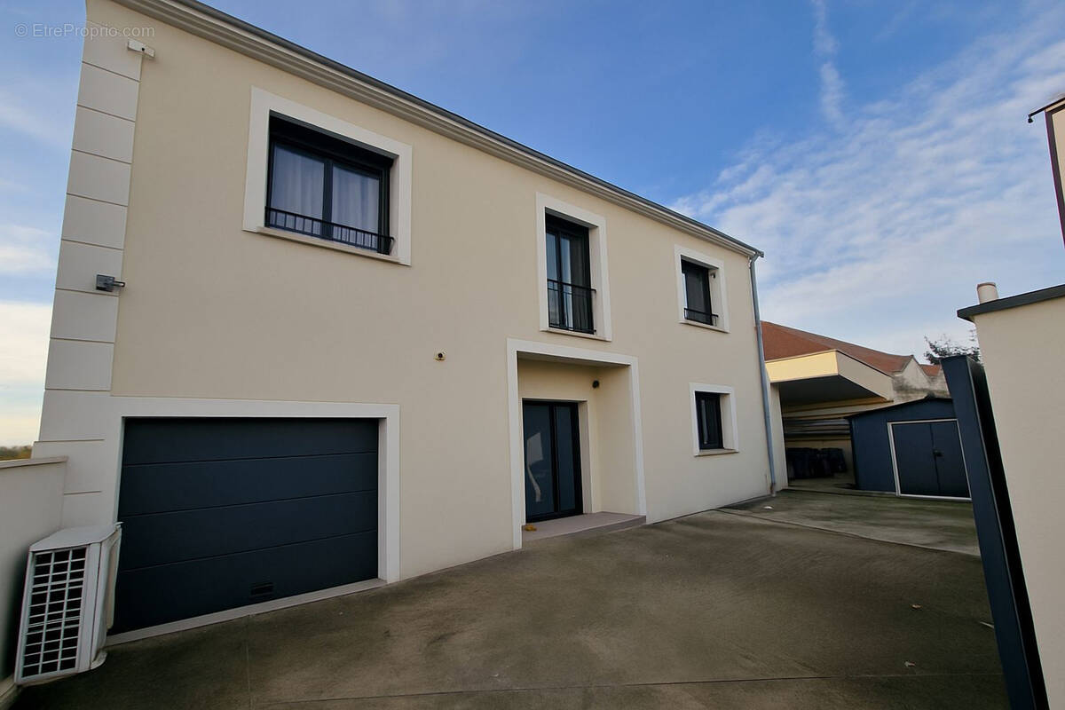 Maison à AUBERGENVILLE