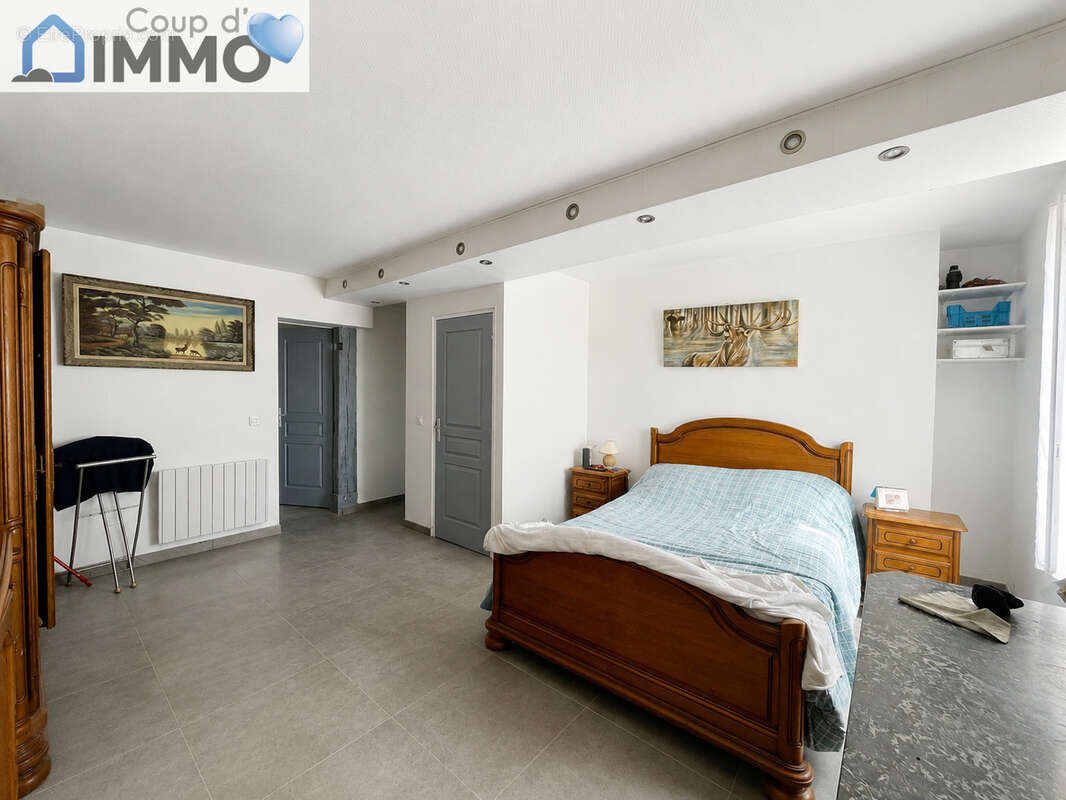Maison 6 pièces 143 m2 + dépendances - photo 8