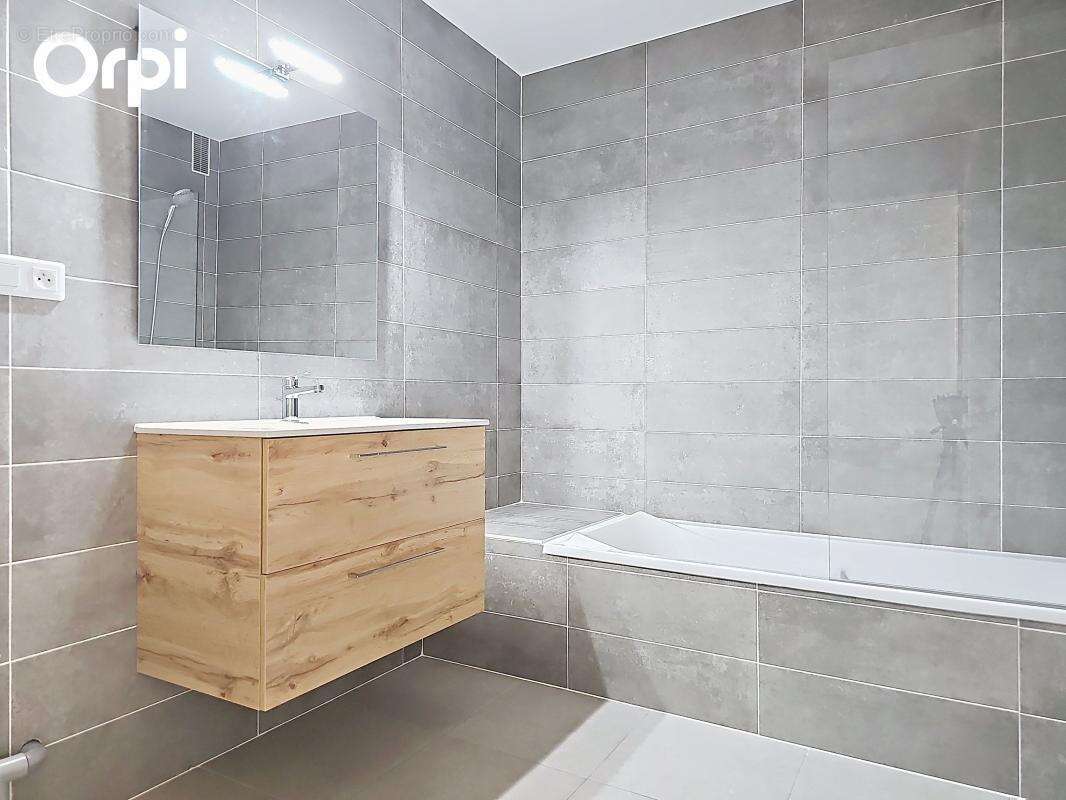 Appartement à REIGNIER