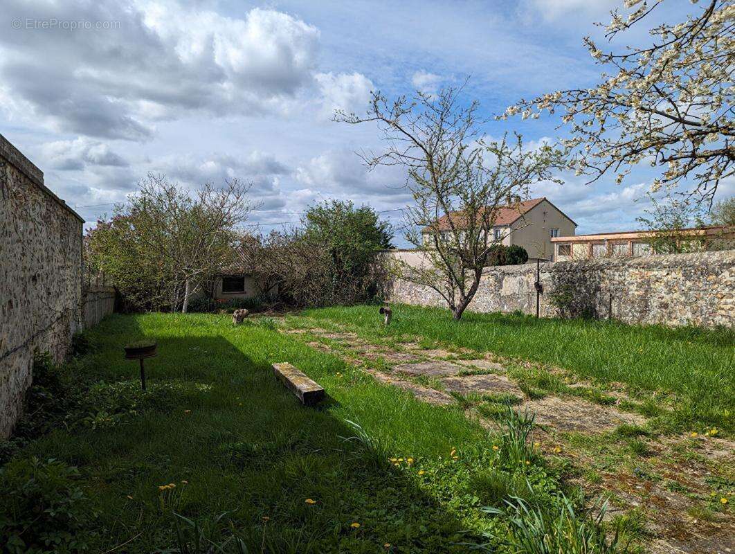 Maison à LA LOUPE
