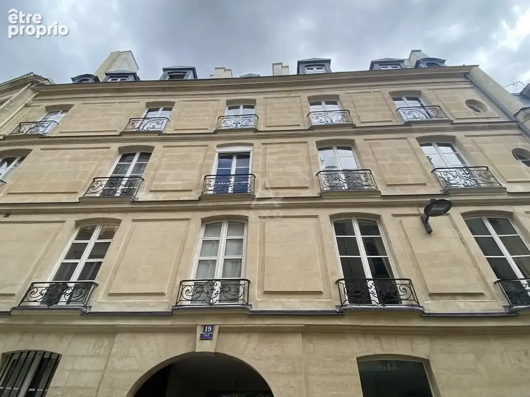 Paris 6 - odeon - pont neuf - st.michel - studio avec cuisine et salle de bain a renove - photo 3