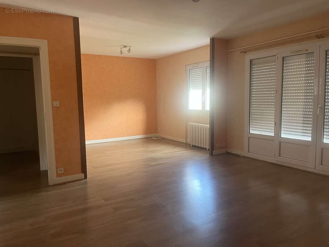 Appartement à SAINT-ASTIER