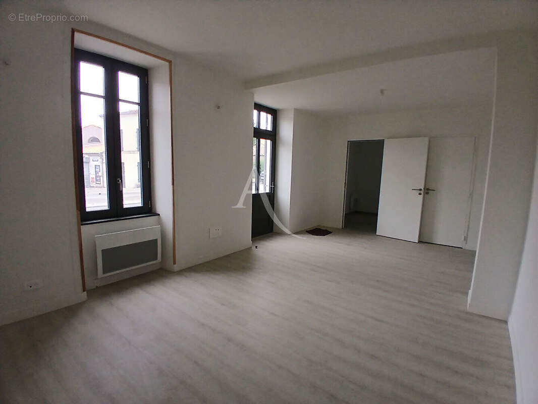 Maison Saint Hilaire De Villefranche 8 pièce(s) 190.34 m2 Description du bien - photo 17