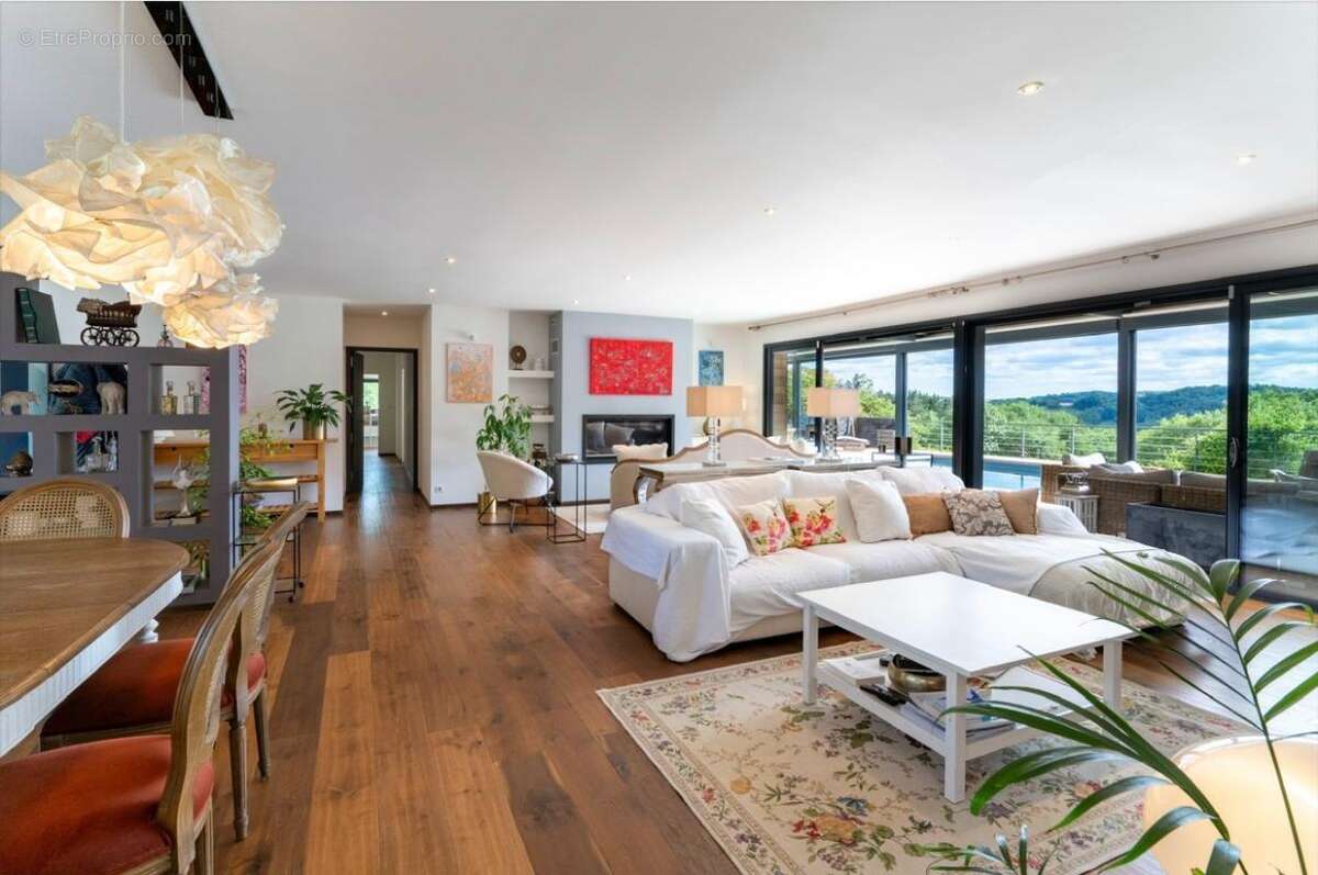 Maison Auriac Du Perigord 8 pièce(s) 243.76 m2 - photo 5