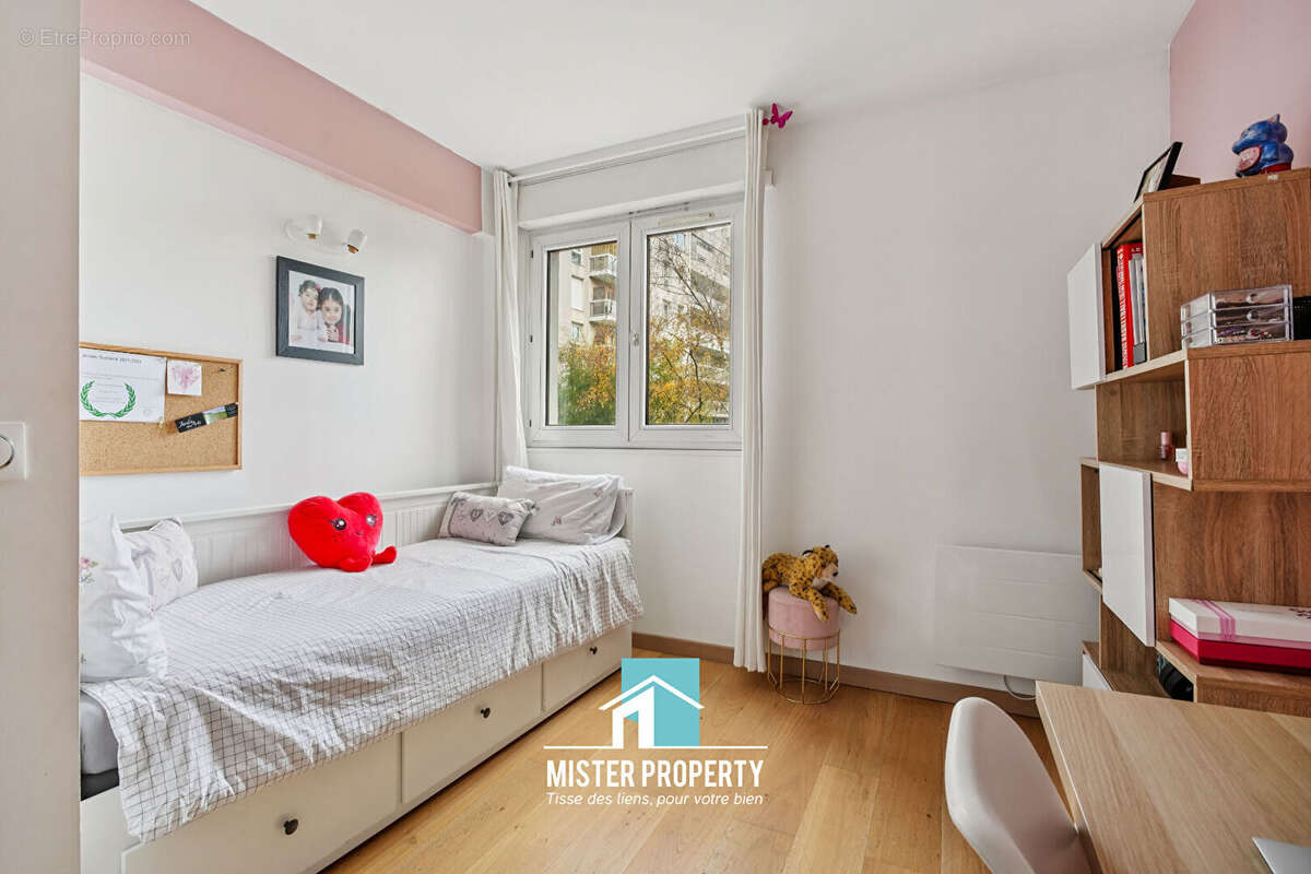 Appartement à LEVALLOIS-PERRET