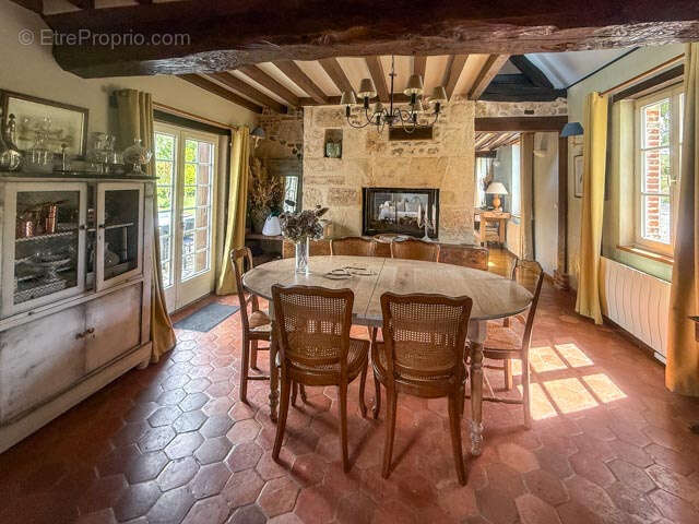 Maison à NEUVILLE-SUR-TOUQUES