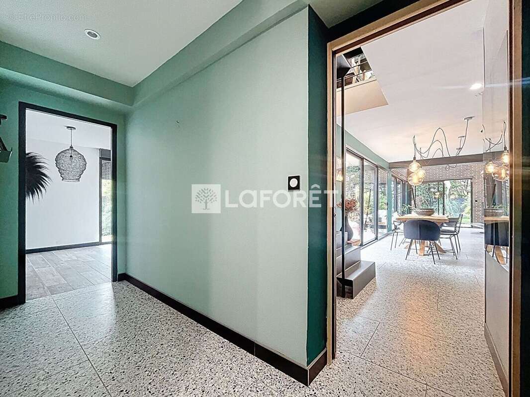 Maison à SAINT-OUEN-DE-THOUBERVILLE