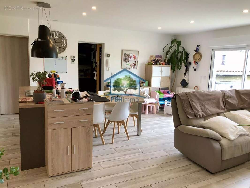 Appartement à TERNAY