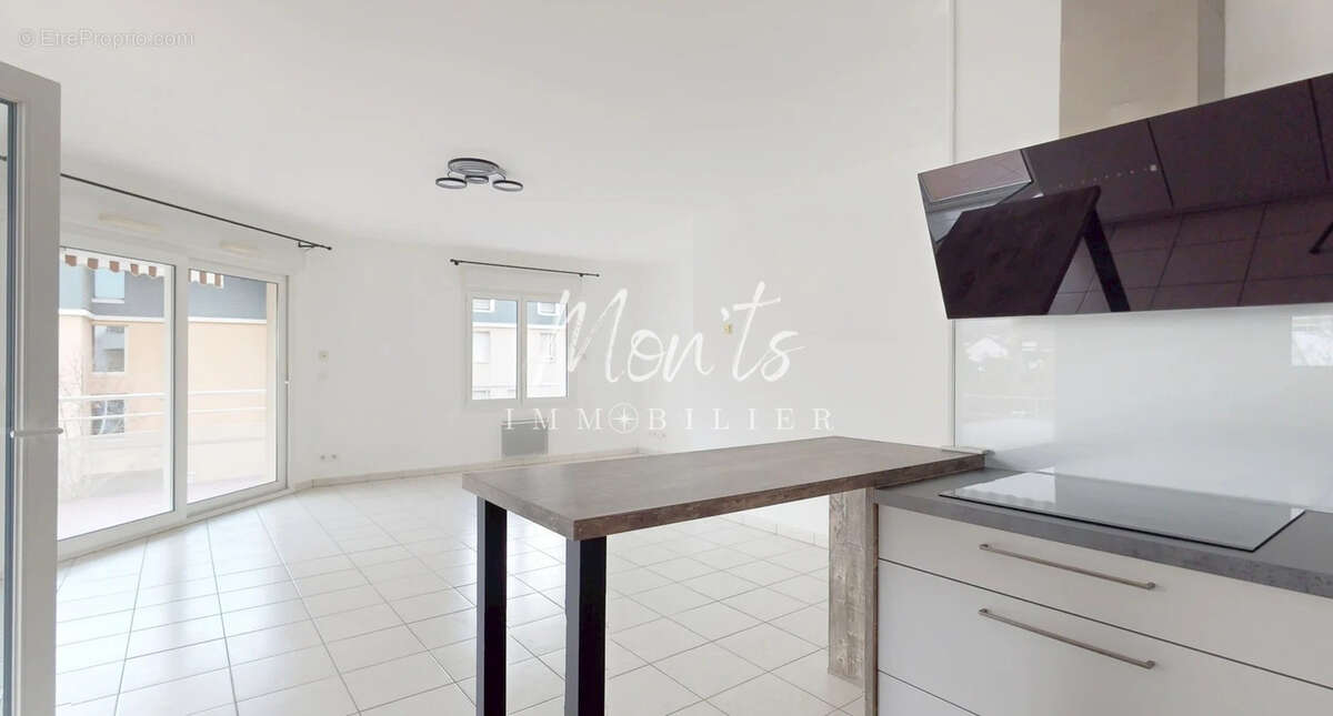 Appartement à VALLEIRY