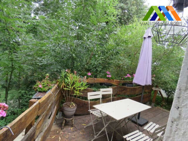 Maison 384 m² à Saint-Plancard  - photo 8