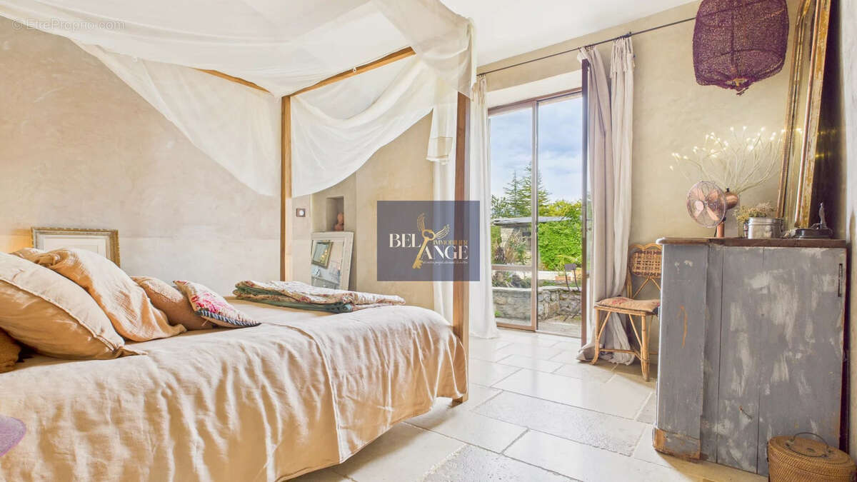 Maison à SAINT-ANDRE-DE-CRUZIERES