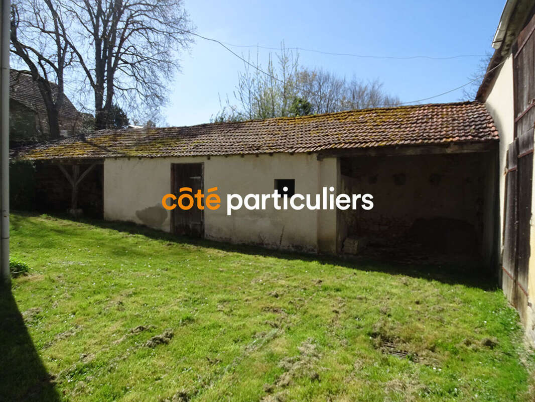 Maison à SAINT-HILAIRE-EN-LIGNIERES