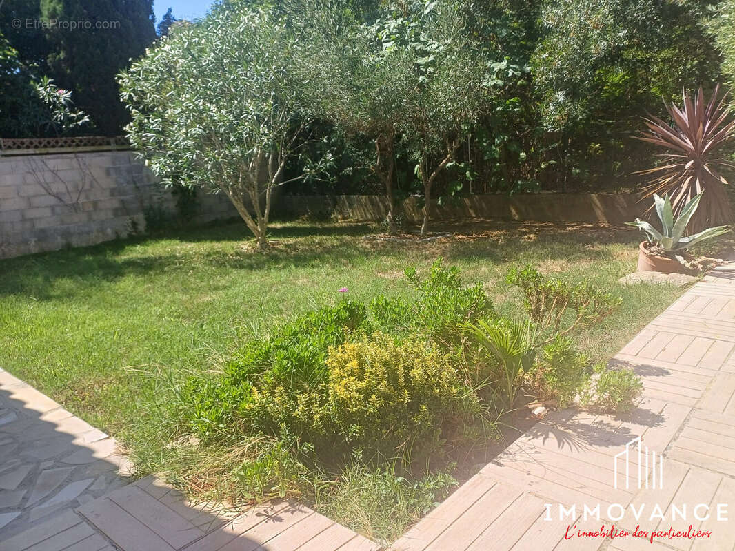 Maison à SAINT-SERIES