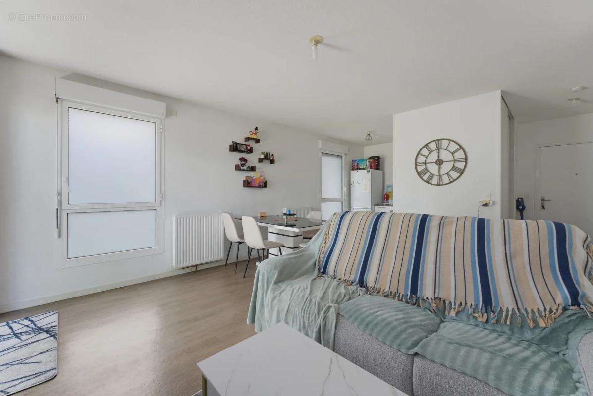 Appartement 2 pièces, 48 m², jardinet dans résidence sécurisée à Bordeaux Lac - photo 3