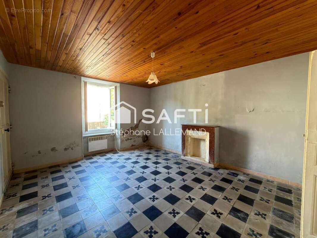 Appartement 74 m² à Saint-Jean-De-Valeriscle  - photo 6