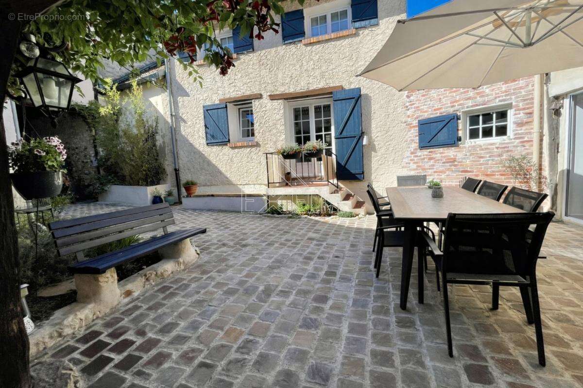 Maison à FRENEUSE