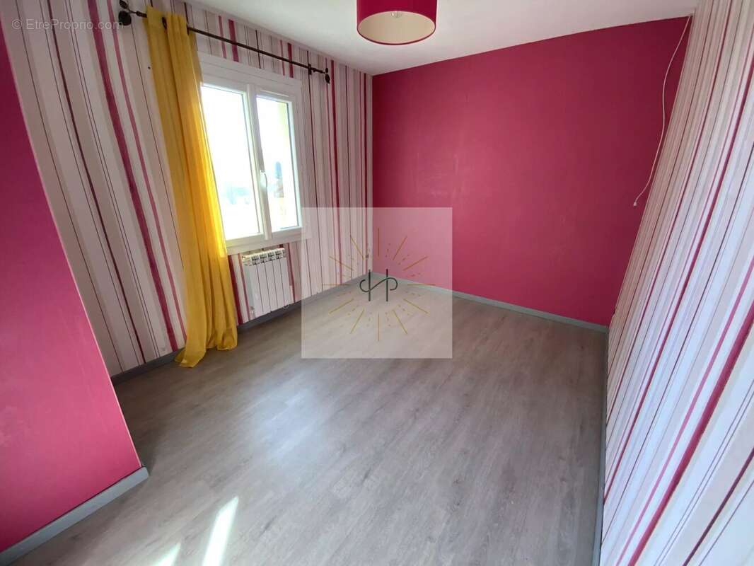 Maison à SAINT-PAUL-TROIS-CHATEAUX