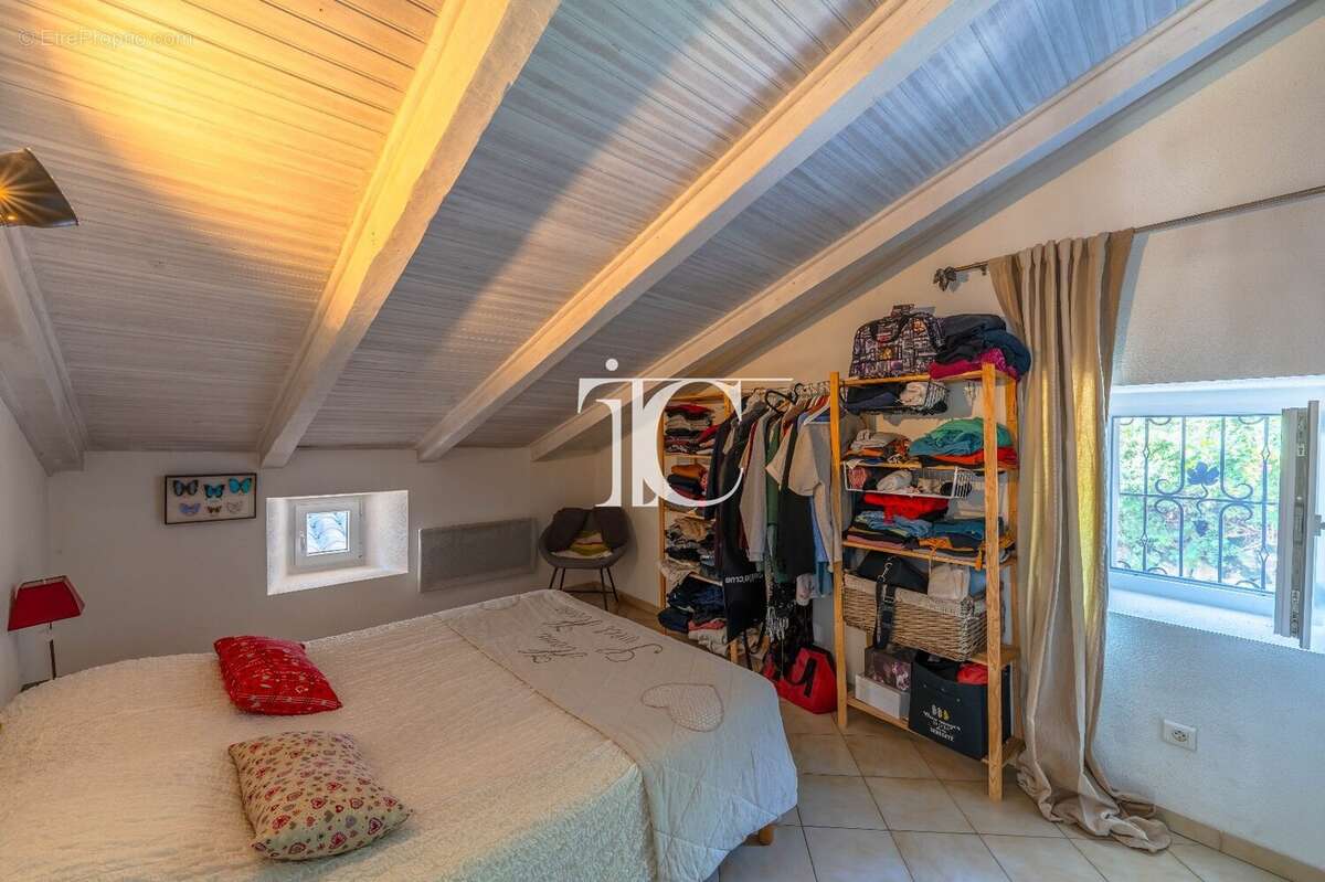 Maison à LABLACHERE