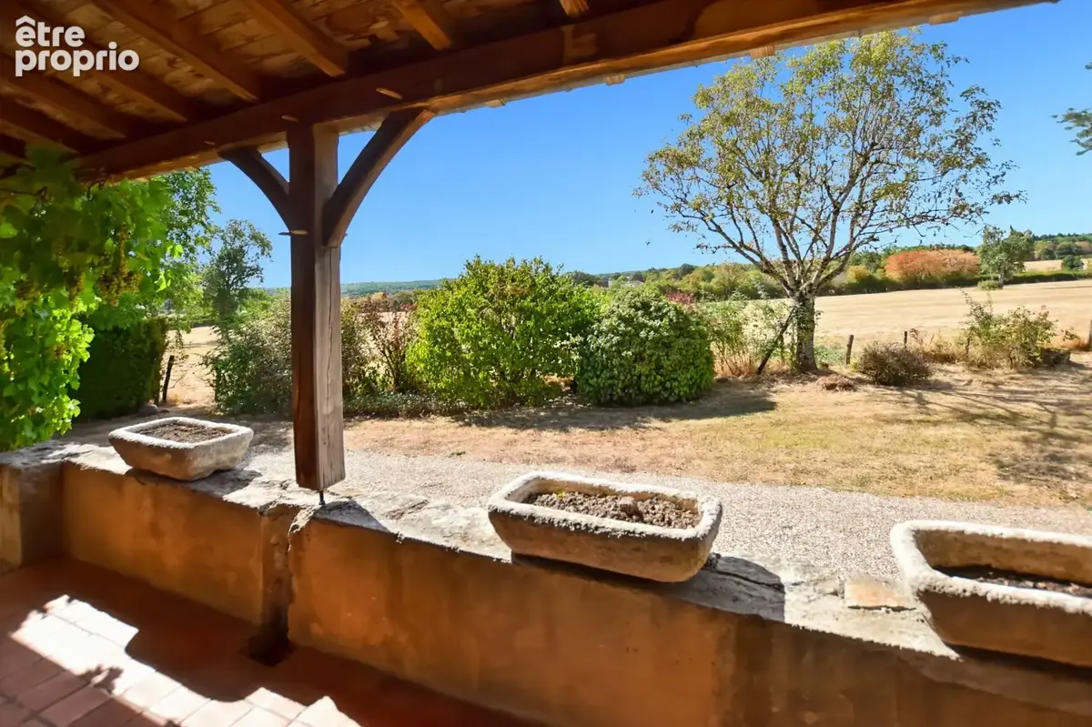 Maison en pierres de 120 m2 avec 5112 m2 de terrain SAINT EMILAND (71) - photo 3