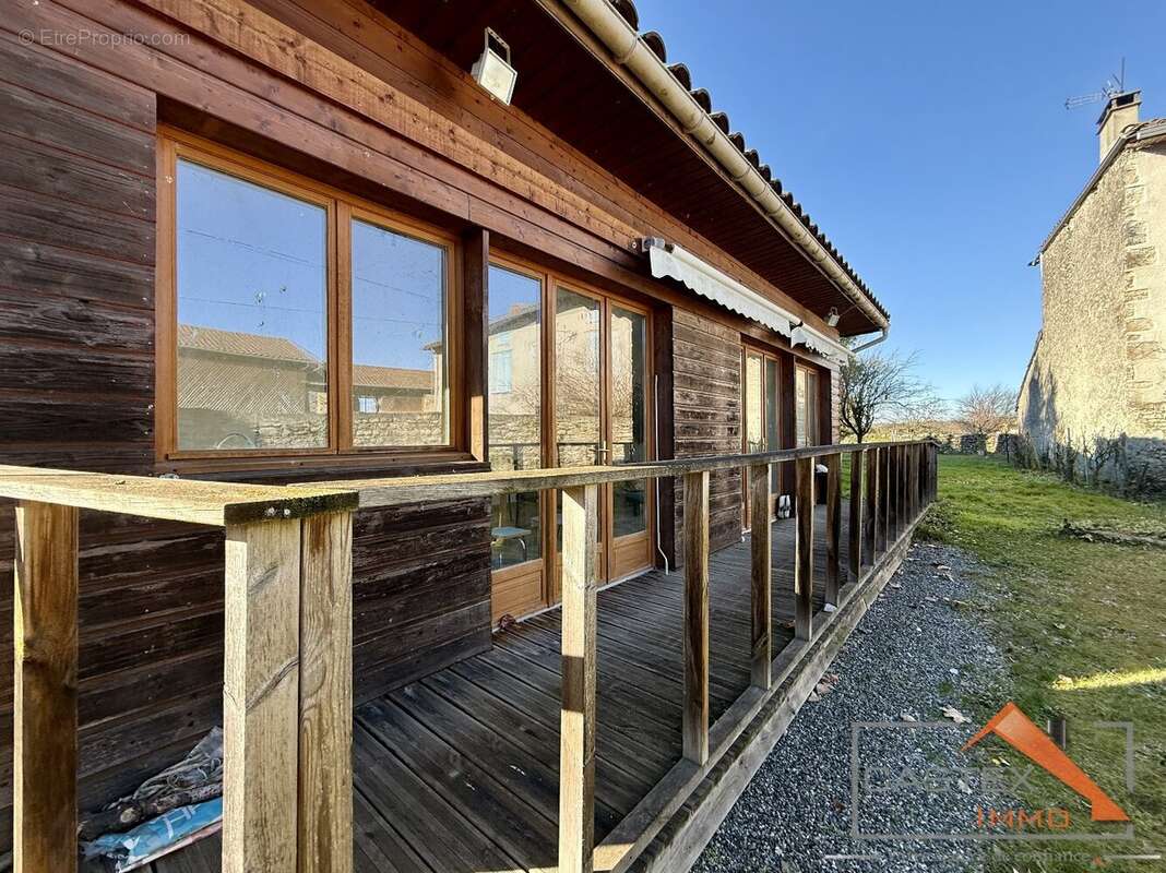 Maison à POINTIS-INARD