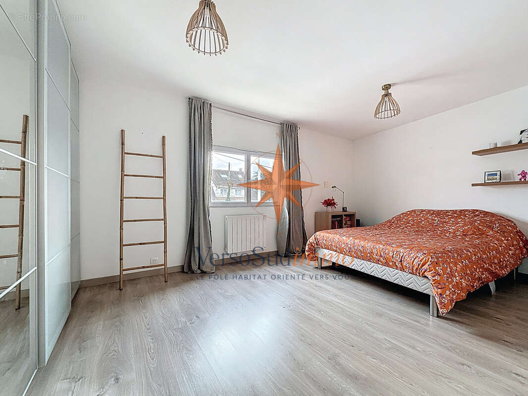 Maison à CHAMPS-SUR-MARNE