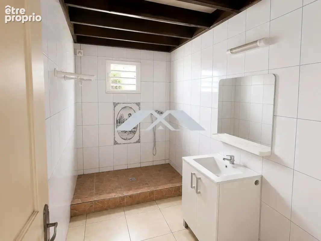 Maison 110 m² à Saint-Louis  - photo 7