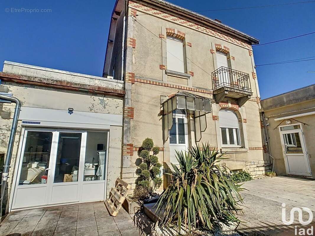 Photo 9 - Commerce à CHAUMONT